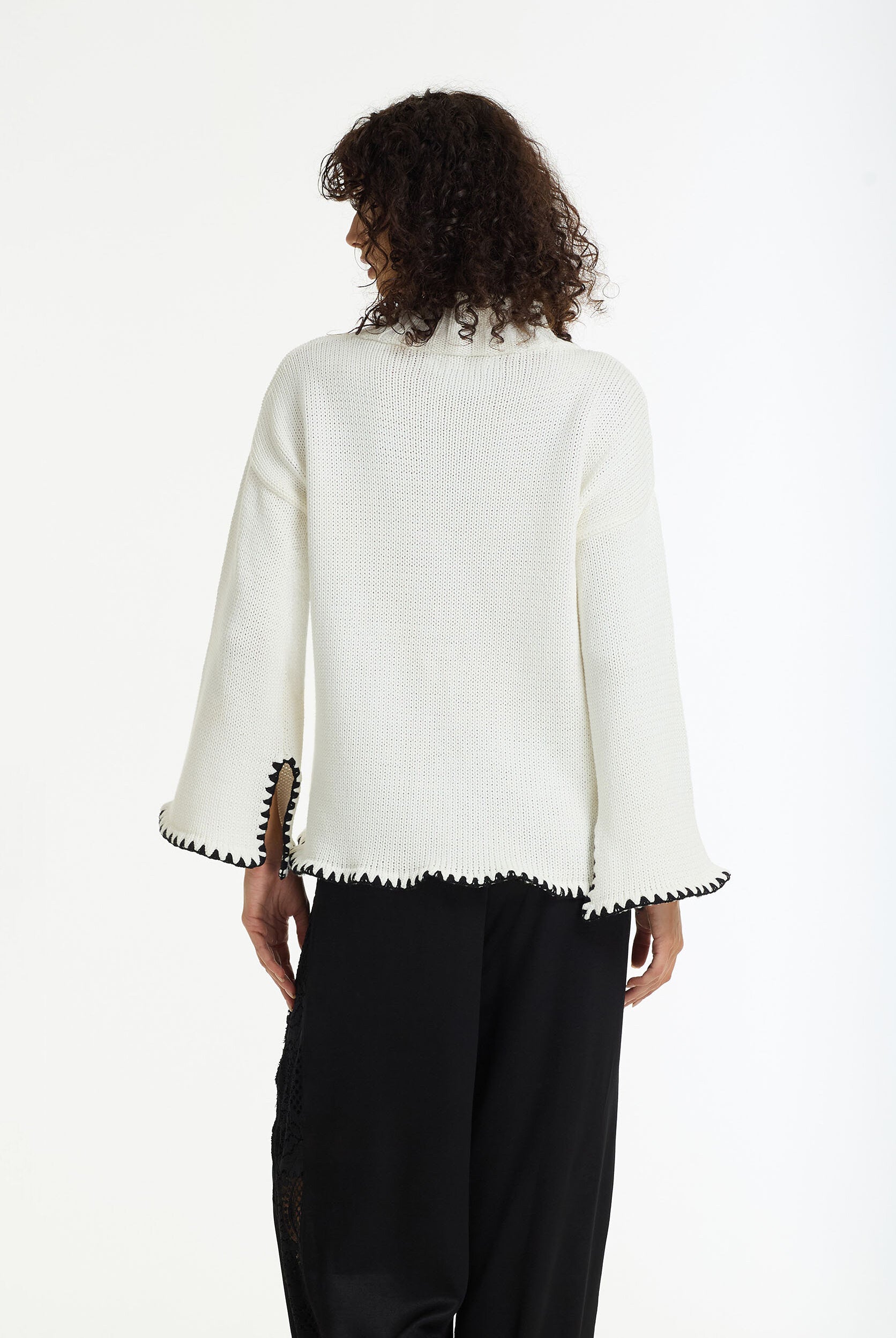 Vogue Sweater (White)