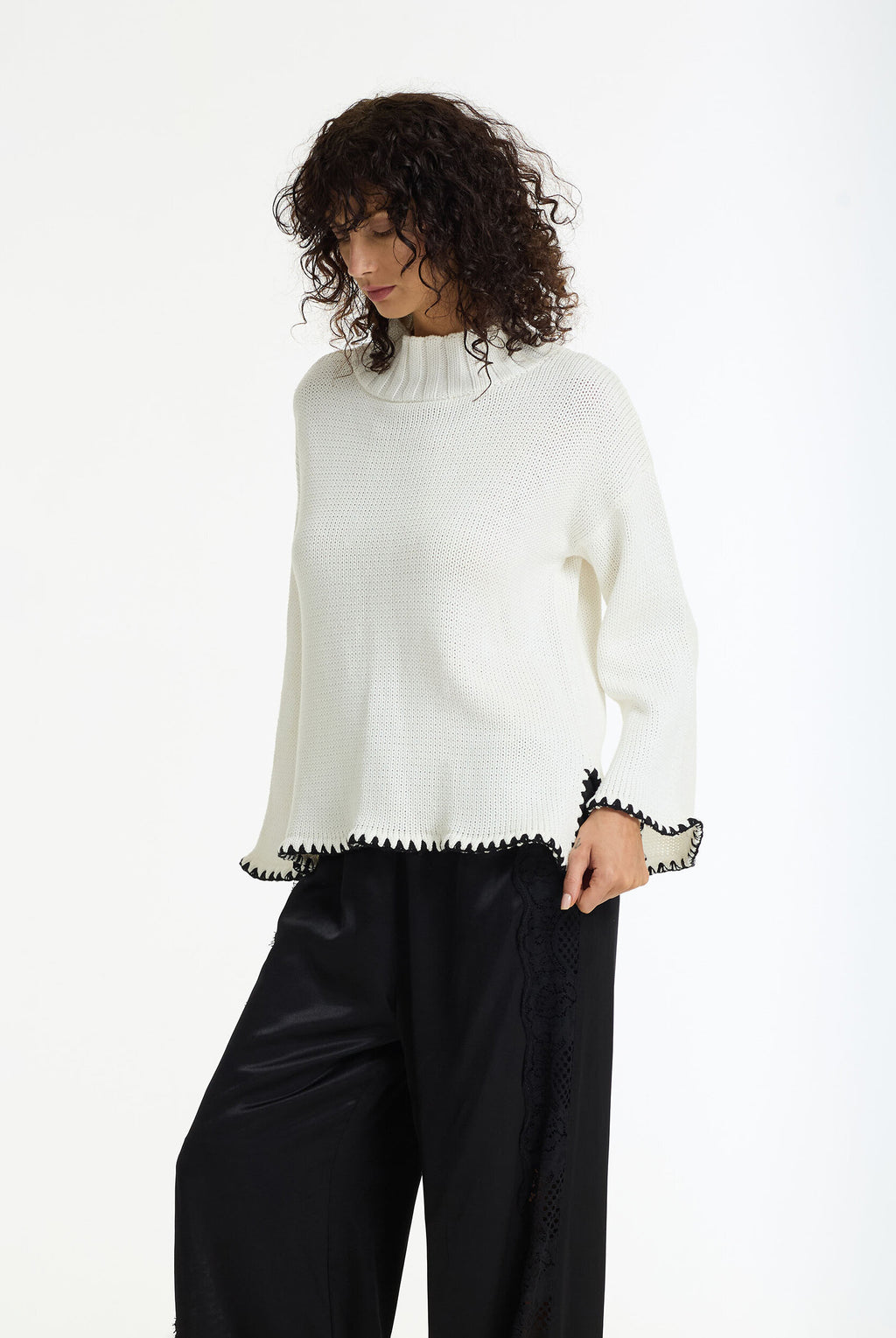 Vogue Sweater (White)