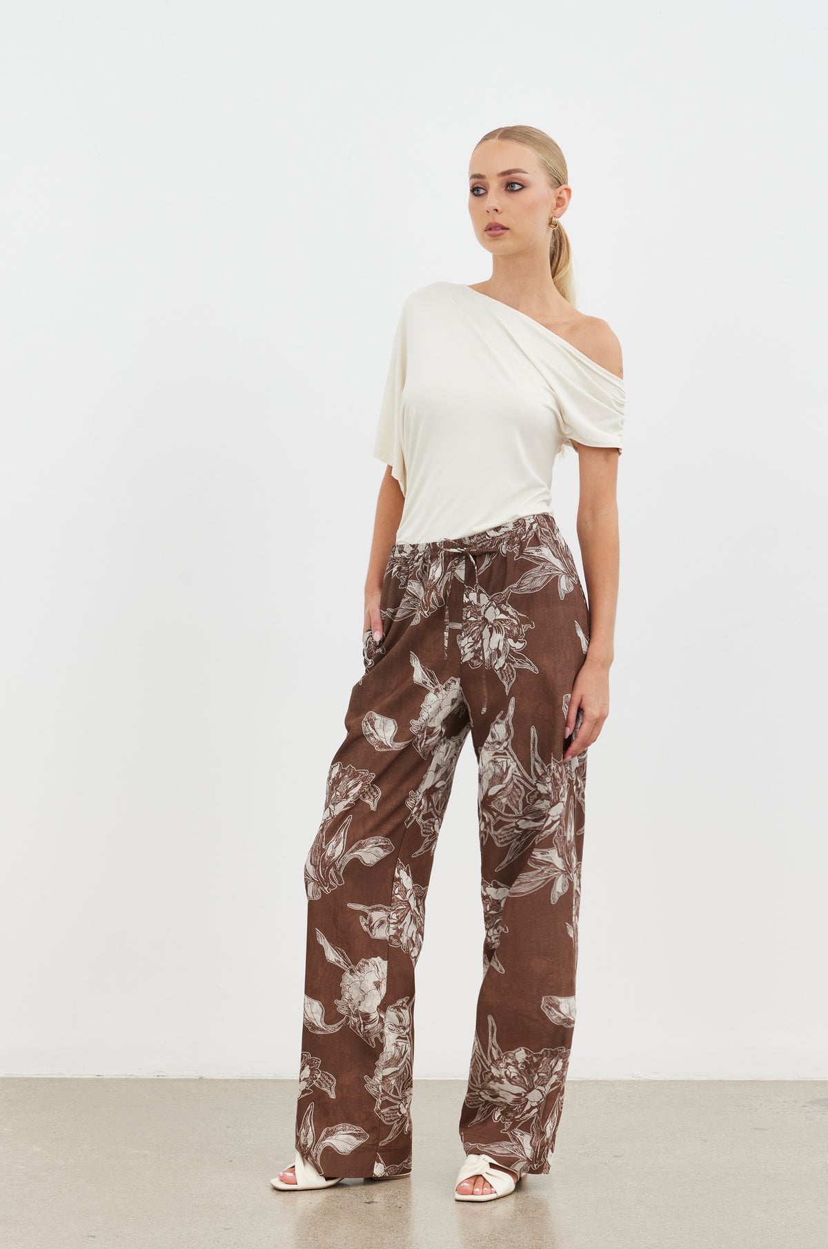 Arla Printed Pant-Choc Flower Power