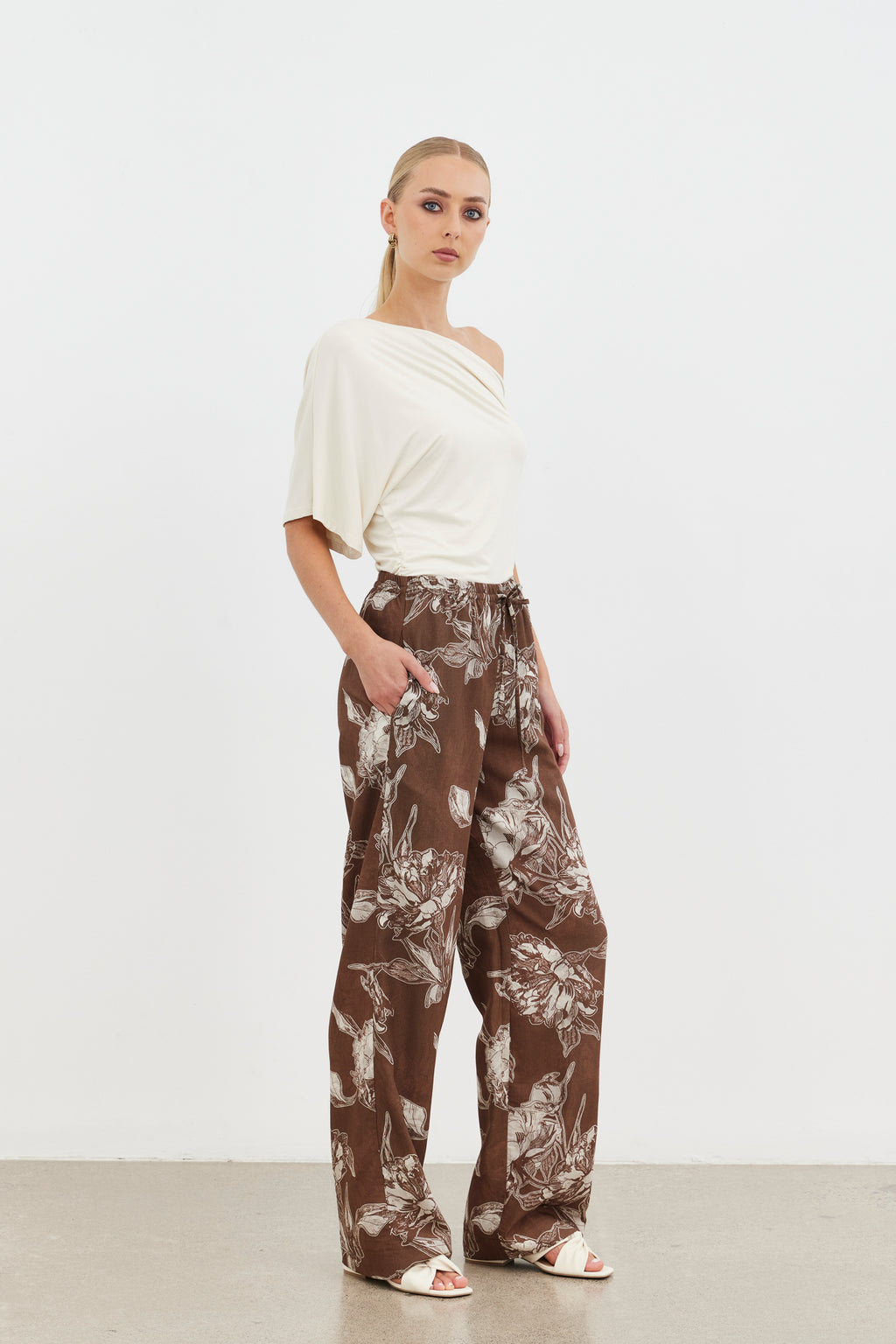 Arla Printed Pant-Choc Flower Power