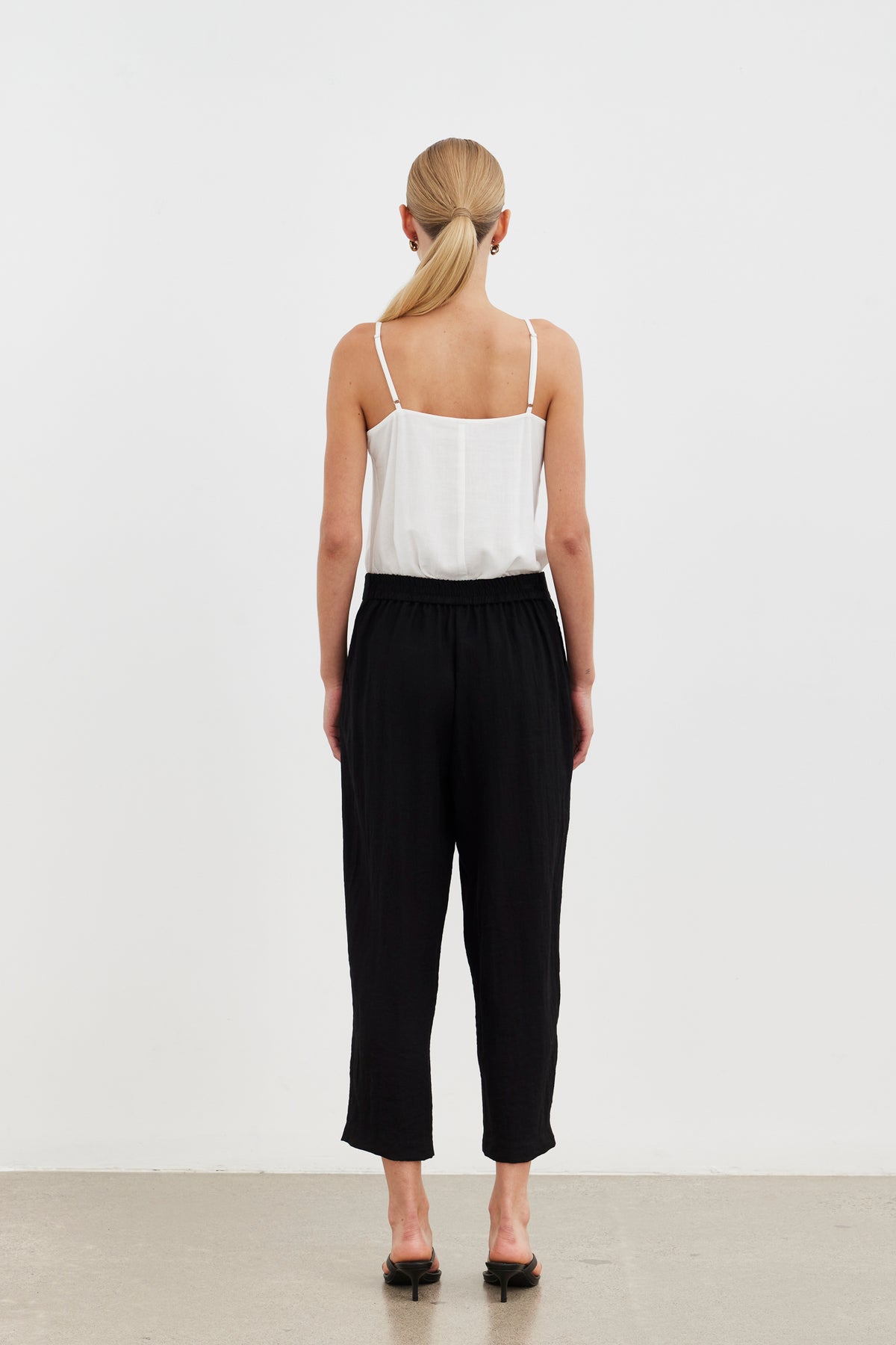Zuri Taper Leg Pant-Black