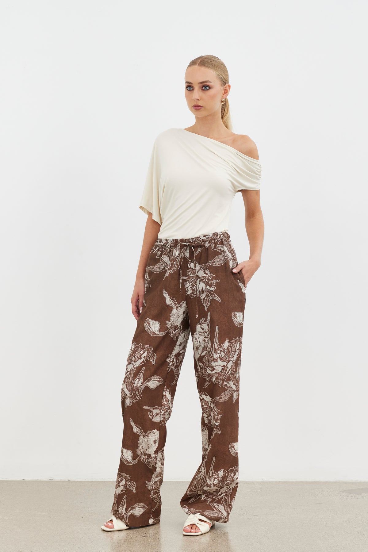 Arla Printed Pant-Choc Flower Power