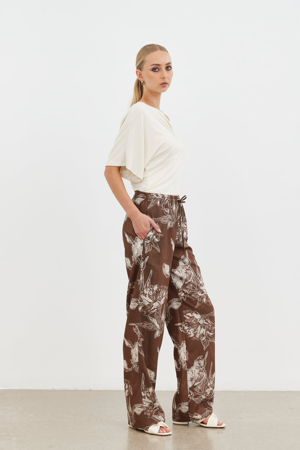 Arla Printed Pant-Choc Flower Power