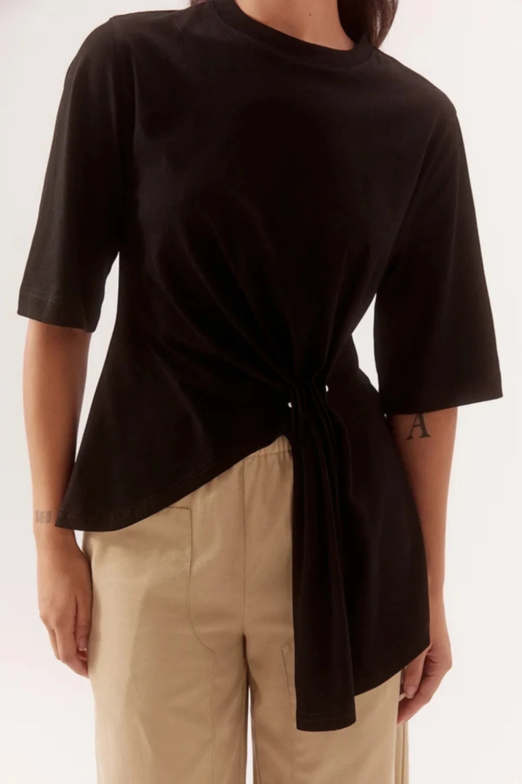 Sohvi Tee-Black