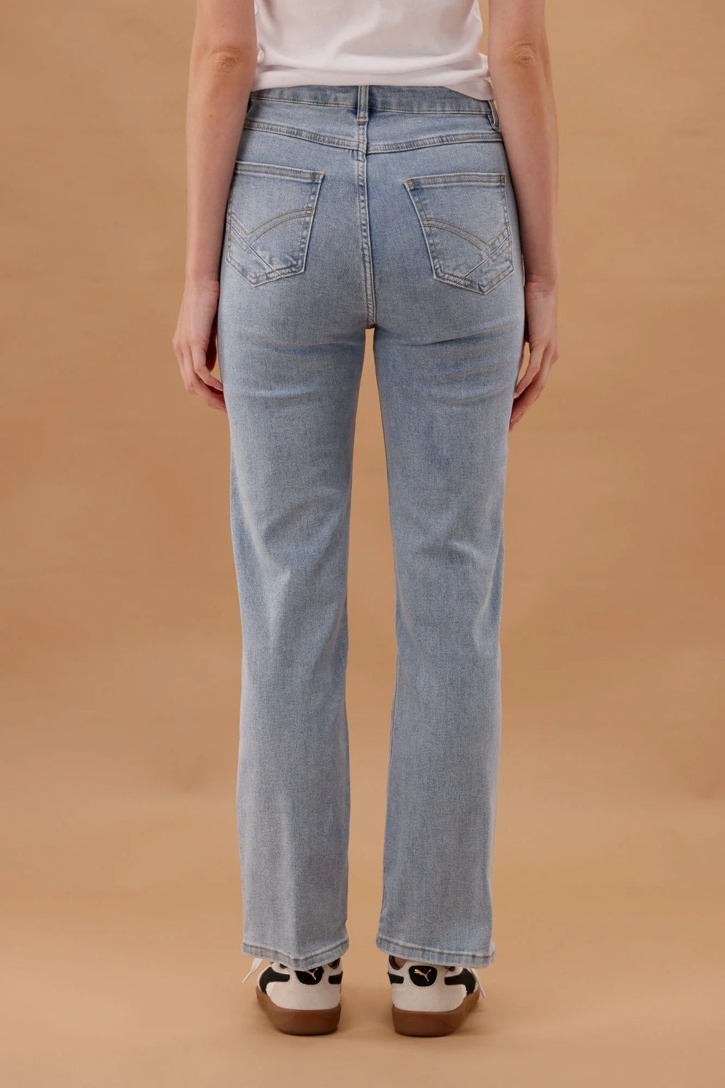 Ada Straight Leg Jean (Light Blue)