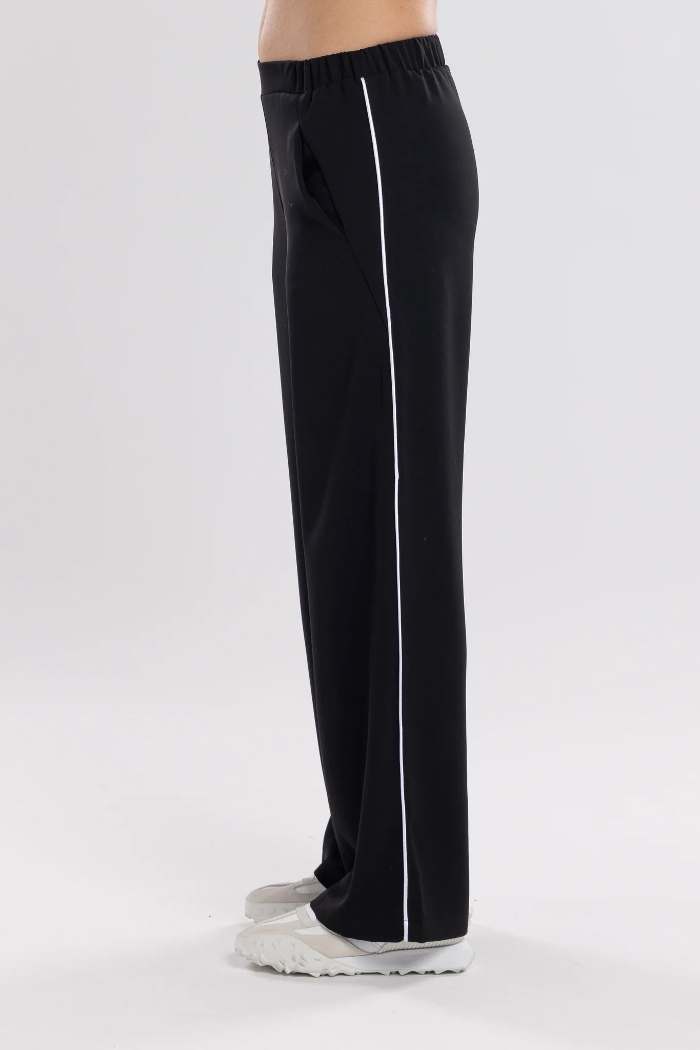 Piped Gin Pant | Black and White