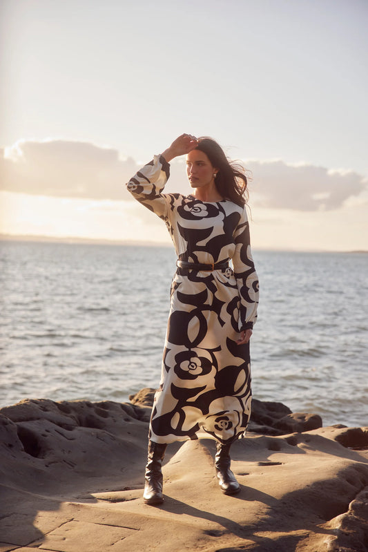 Maggie Dress -Mono Flower