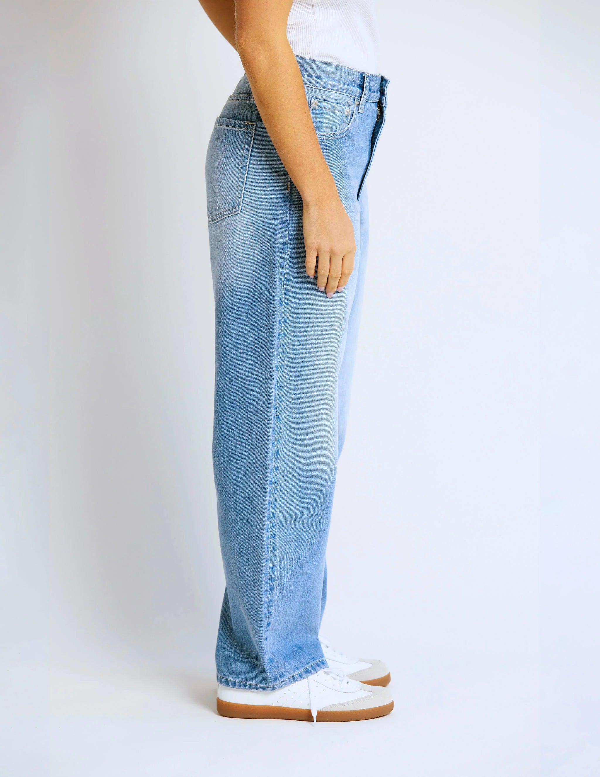 Carson Barrel Jean- Mid Blue