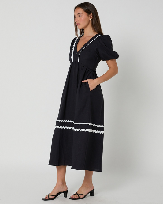 Lucy Rik Rak Midi Dress | Black